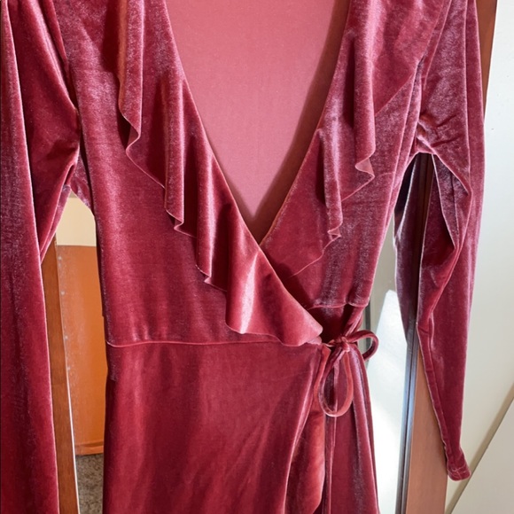 HONEYBUM VELVET LONGSLEEVE RUGFLE WRAP DRESS - Picture 5 of 6
